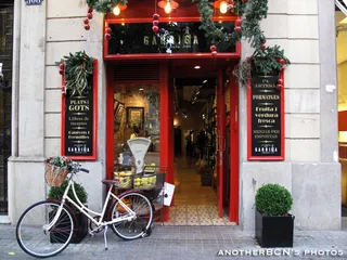 La Cuina d’en Garriga, colmado y café