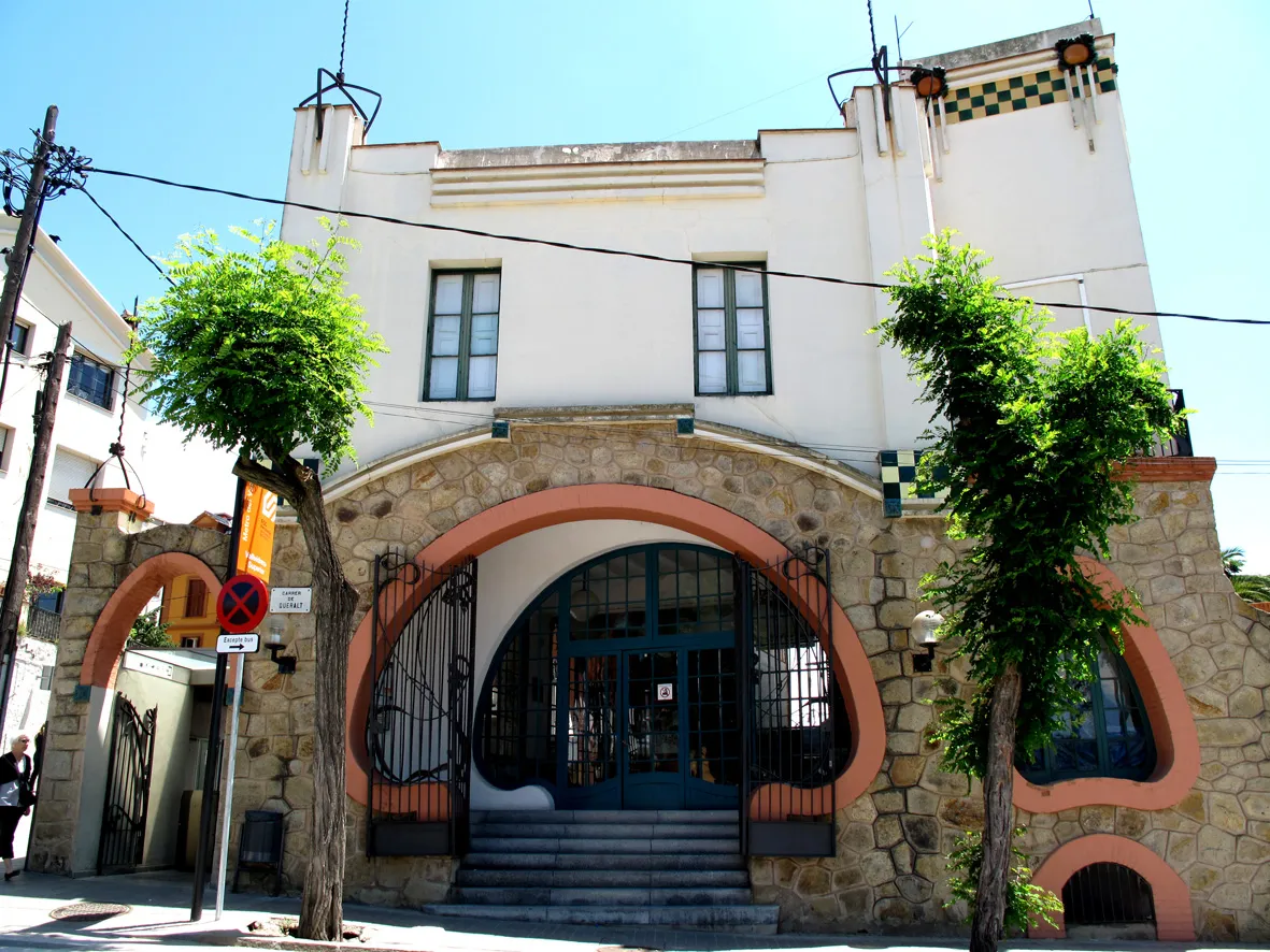 Estación del Funicular de Vallvidrera Funicular de Vallvidrera a Barcelona