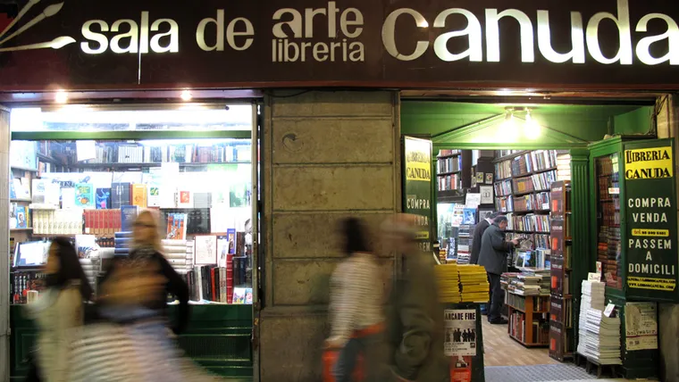 Librería Canuda y el cartel misterioso