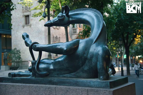 Jirafa coqueta, Rambla de Catalunya