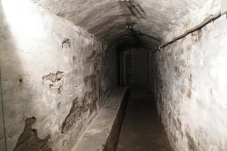 Civil war bomb shelter, plaça Revolució, Barcelona