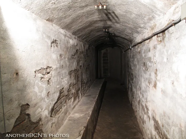 Civil war bomb shelter, plaça Revolució, Barcelona