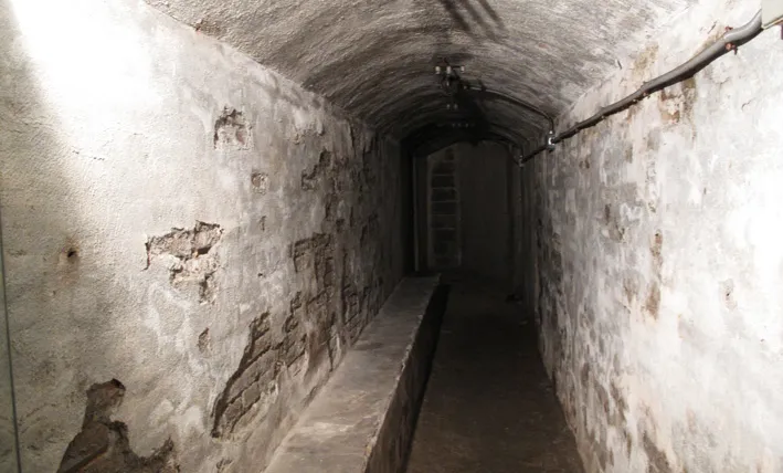 Civil war bomb shelter, plaça Revolució, Barcelona