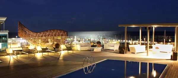 Terraza Barcelona hotel Pullman Skipper